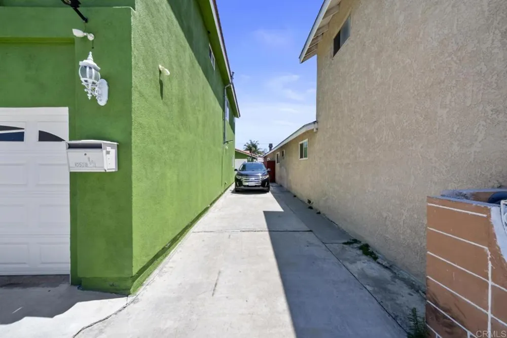 10520 California Avenue South Gate, CA 90280