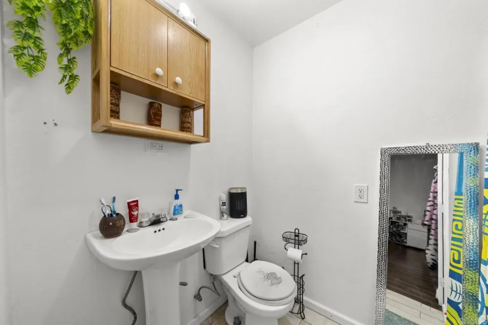 10520 California Avenue South Gate, CA 90280