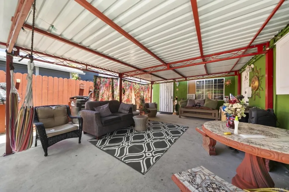 10520 California Avenue South Gate, CA 90280