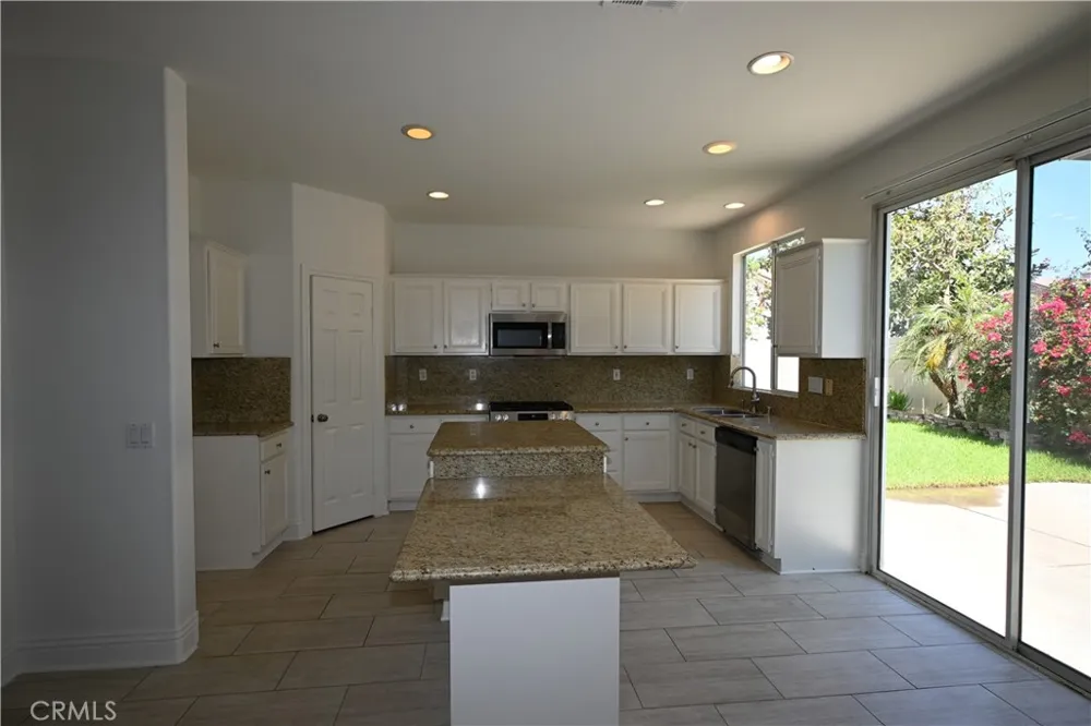 37 Amoret Irvine, CA 92602
