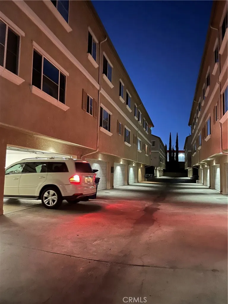 9301 Shirley Avenue #13 Northridge, CA 91324