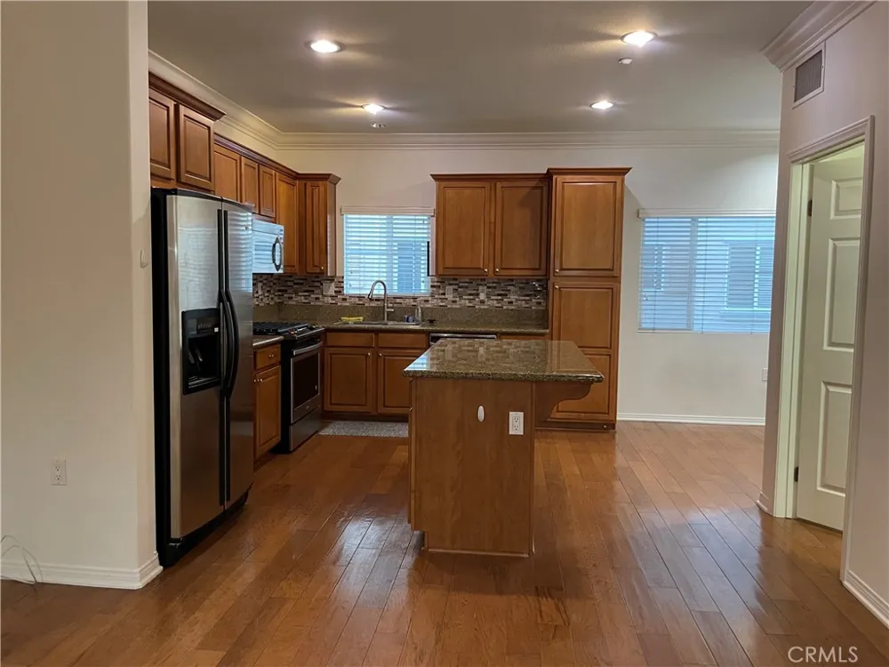 9301 Shirley Avenue #13 Northridge, CA 91324
