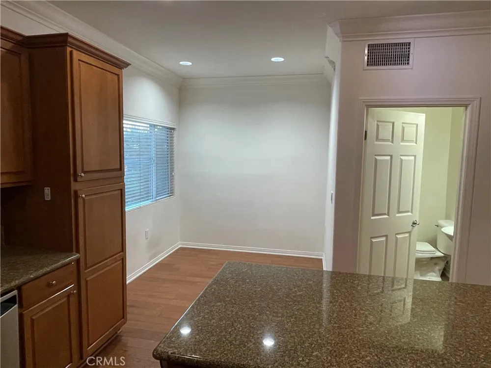 9301 Shirley Avenue #13 Northridge, CA 91324