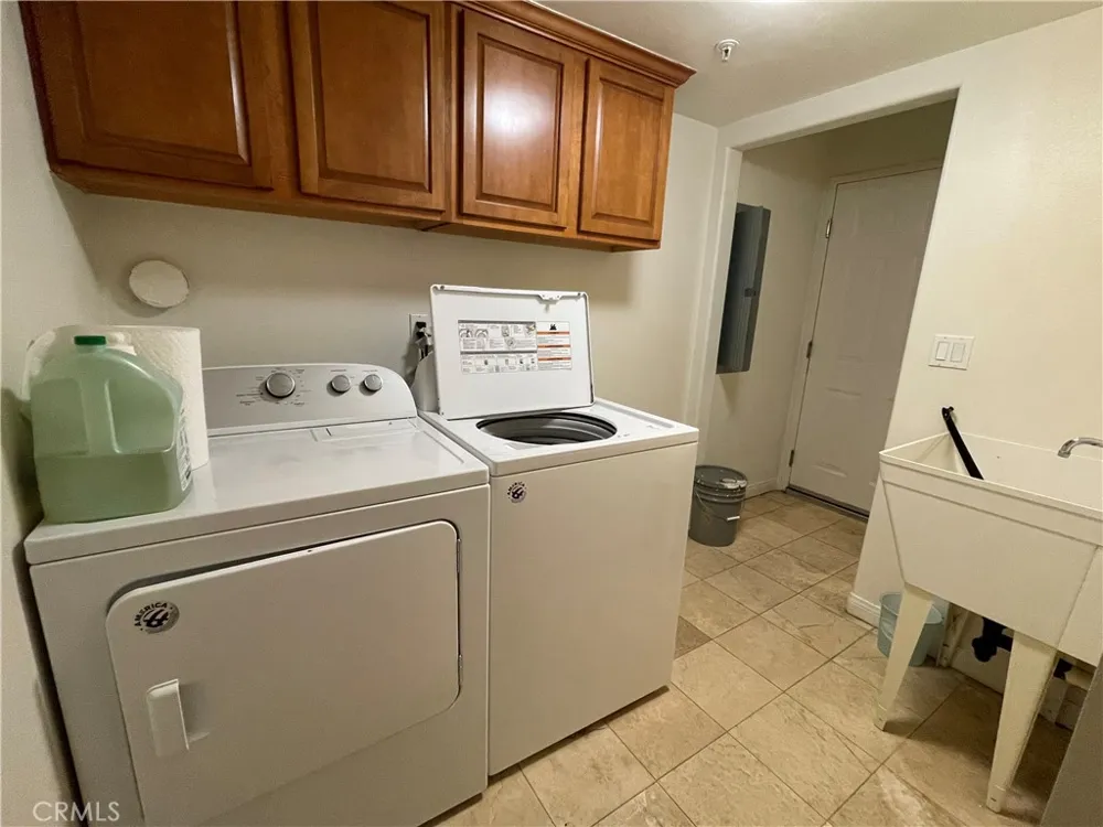9301 Shirley Avenue #13 Northridge, CA 91324
