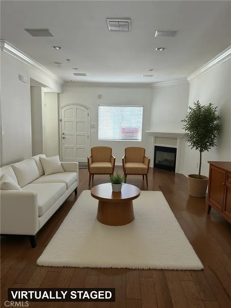 9301 Shirley Avenue #13 Northridge, CA 91324