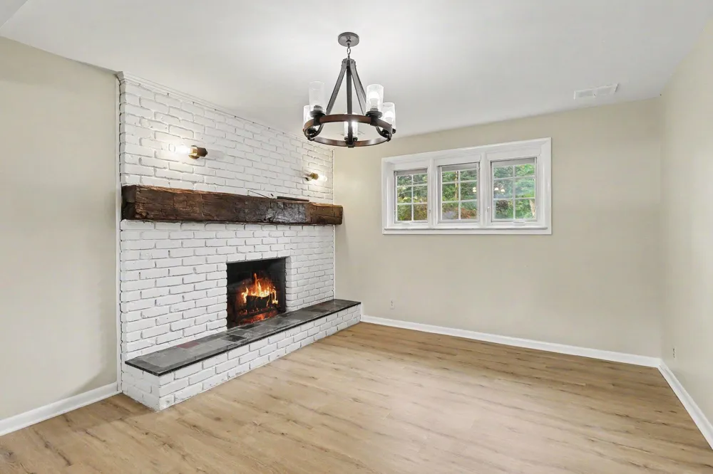 7436 Oak Bay Drive White Lake, MI 48383