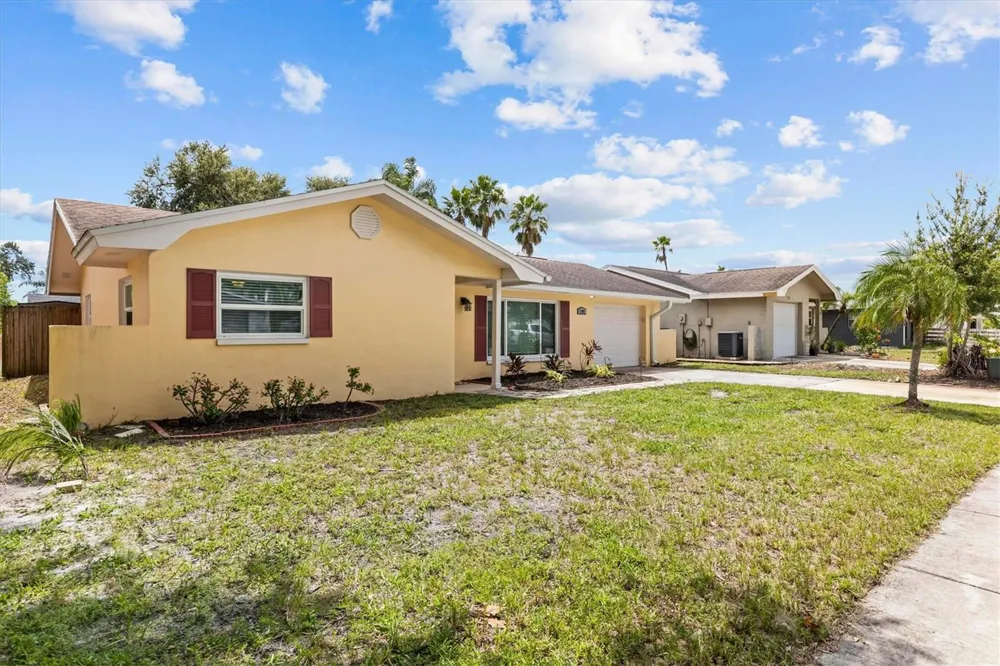 1707 HIBISCUS CIRCLE N Oldsmar, FL 34677
