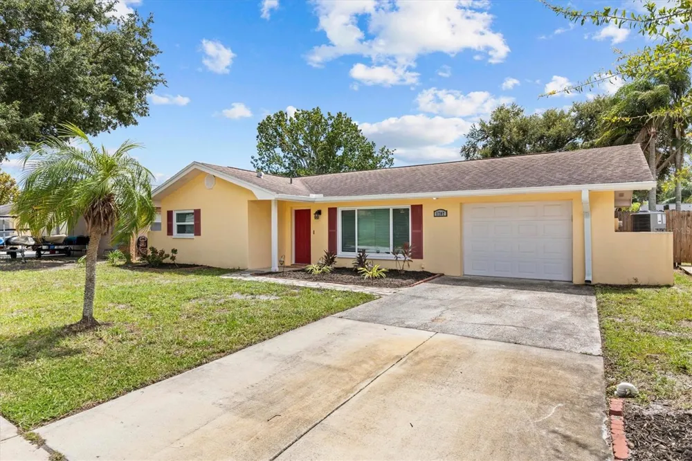 1707 HIBISCUS CIRCLE N Oldsmar, FL 34677