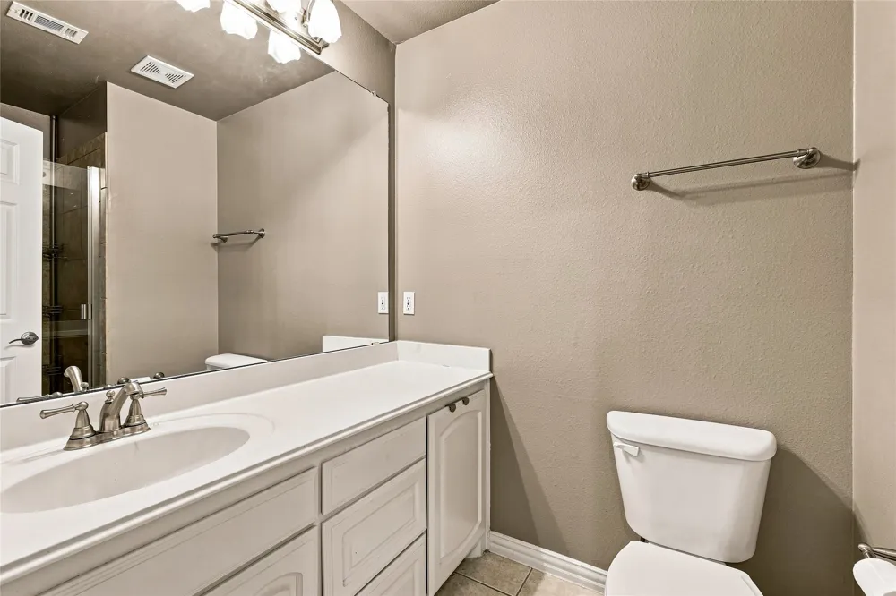 1565 Flying Jib Drive Azle, TX 76020