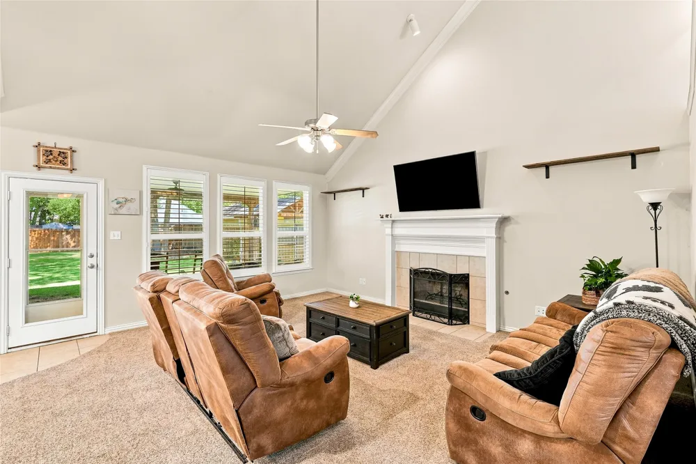 1565 Flying Jib Drive Azle, TX 76020