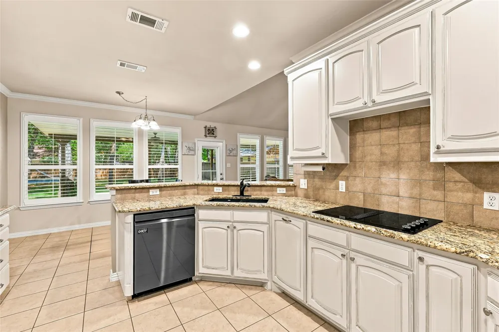 1565 Flying Jib Drive Azle, TX 76020