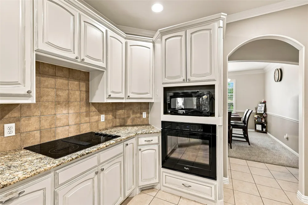 1565 Flying Jib Drive Azle, TX 76020