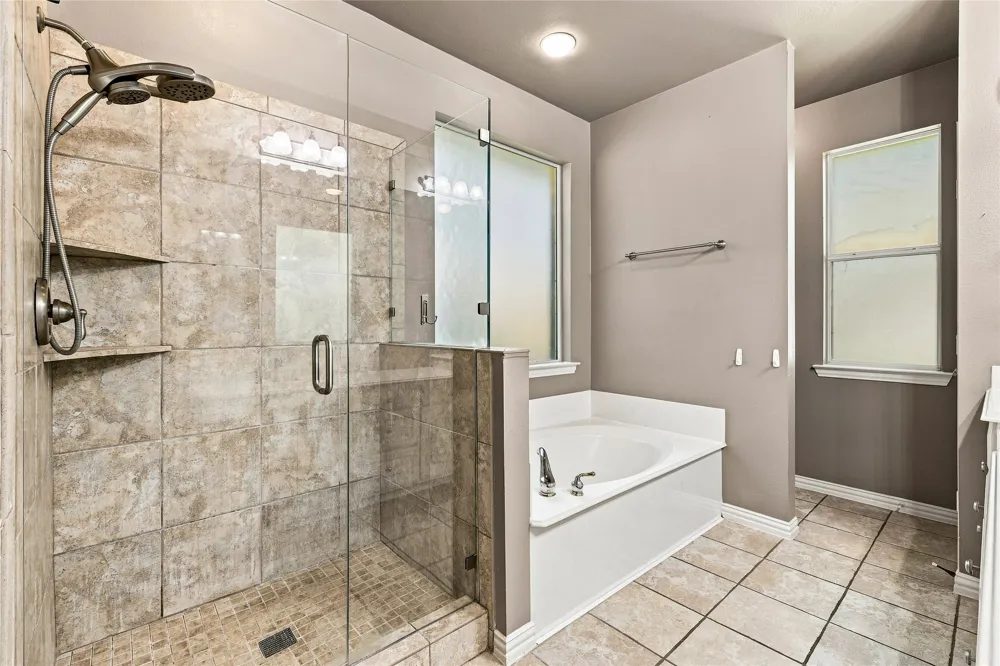 1565 Flying Jib Drive Azle, TX 76020