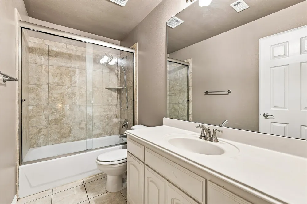 1565 Flying Jib Drive Azle, TX 76020