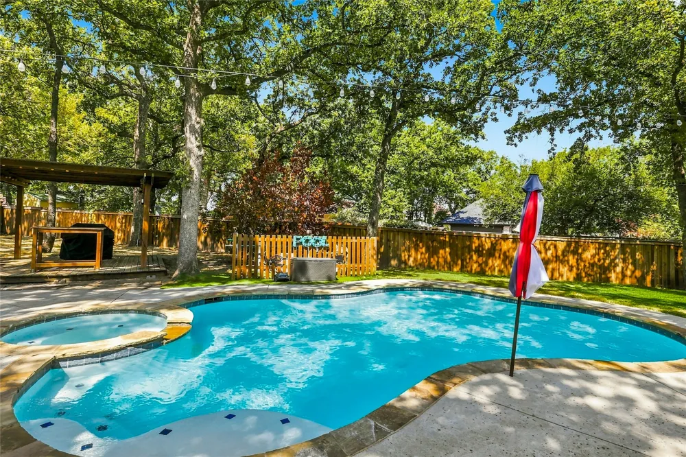 1565 Flying Jib Drive Azle, TX 76020
