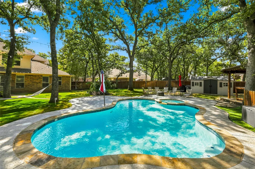 1565 Flying Jib Drive Azle, TX 76020