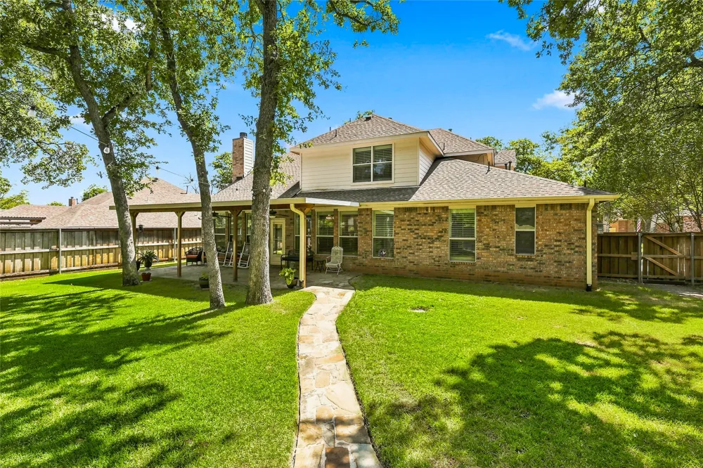 1565 Flying Jib Drive Azle, TX 76020