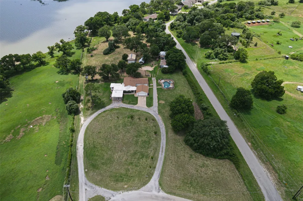 4720 Peveler Road Granbury, TX 76049