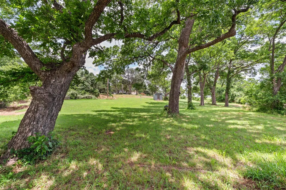 4720 Peveler Road Granbury, TX 76049