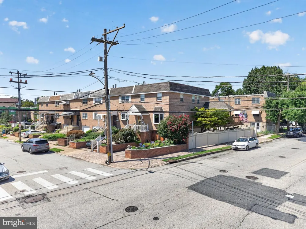 866 MARSHALL STREET Philadelphia, PA 19123