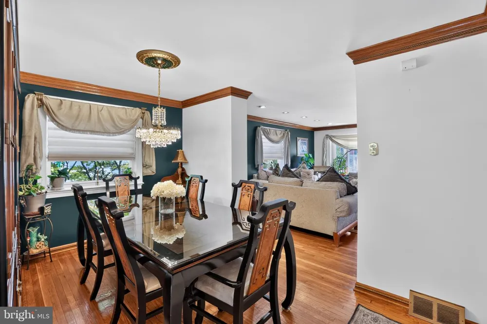 866 MARSHALL STREET Philadelphia, PA 19123