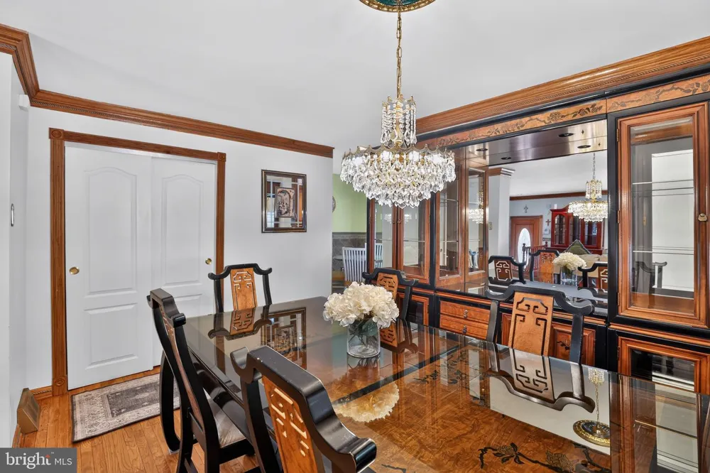 866 MARSHALL STREET Philadelphia, PA 19123