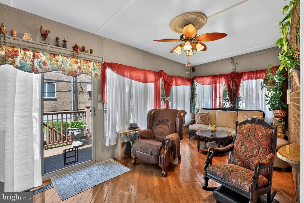 866 MARSHALL STREET Philadelphia, PA 19123
