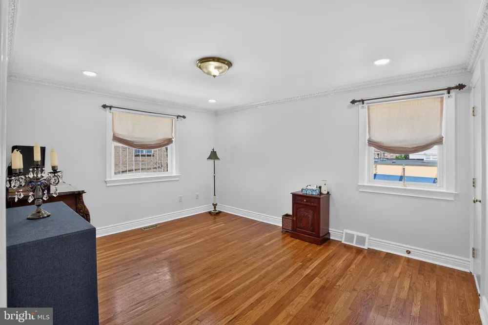 866 MARSHALL STREET Philadelphia, PA 19123