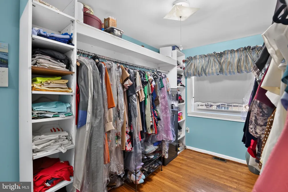 866 MARSHALL STREET Philadelphia, PA 19123