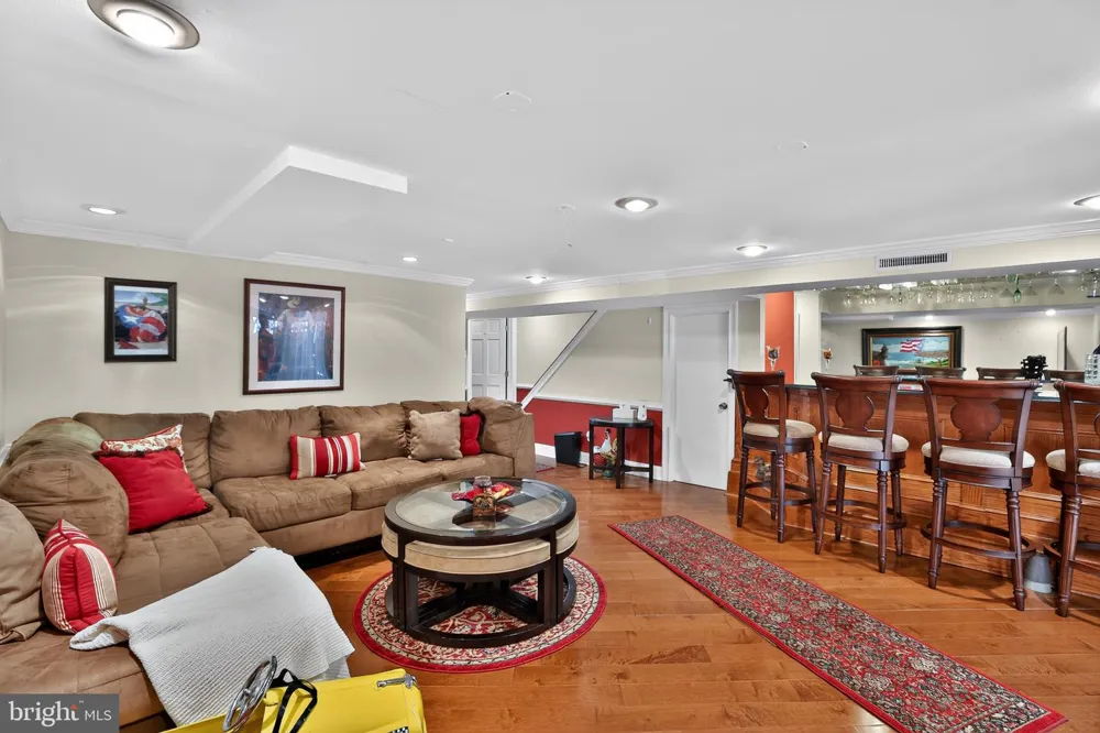 866 MARSHALL STREET Philadelphia, PA 19123