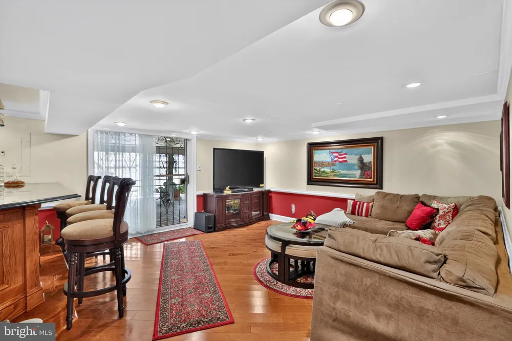 866 MARSHALL STREET Philadelphia, PA 19123