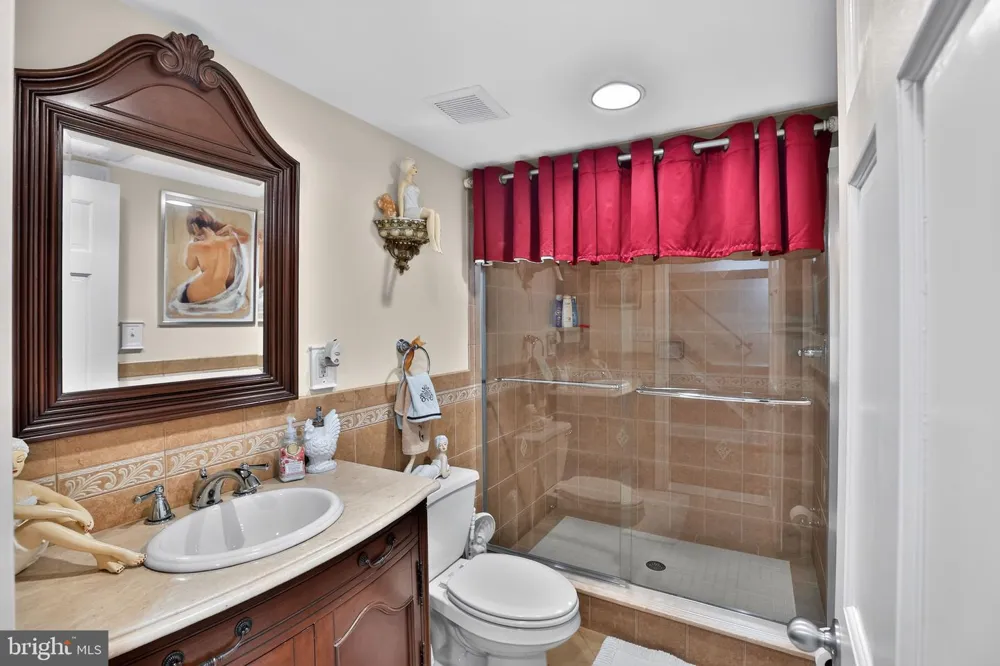 866 MARSHALL STREET Philadelphia, PA 19123
