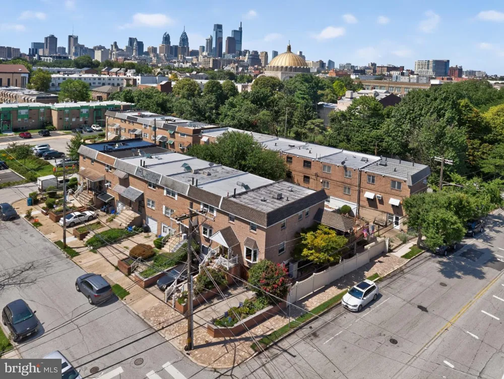 866 MARSHALL STREET Philadelphia, PA 19123