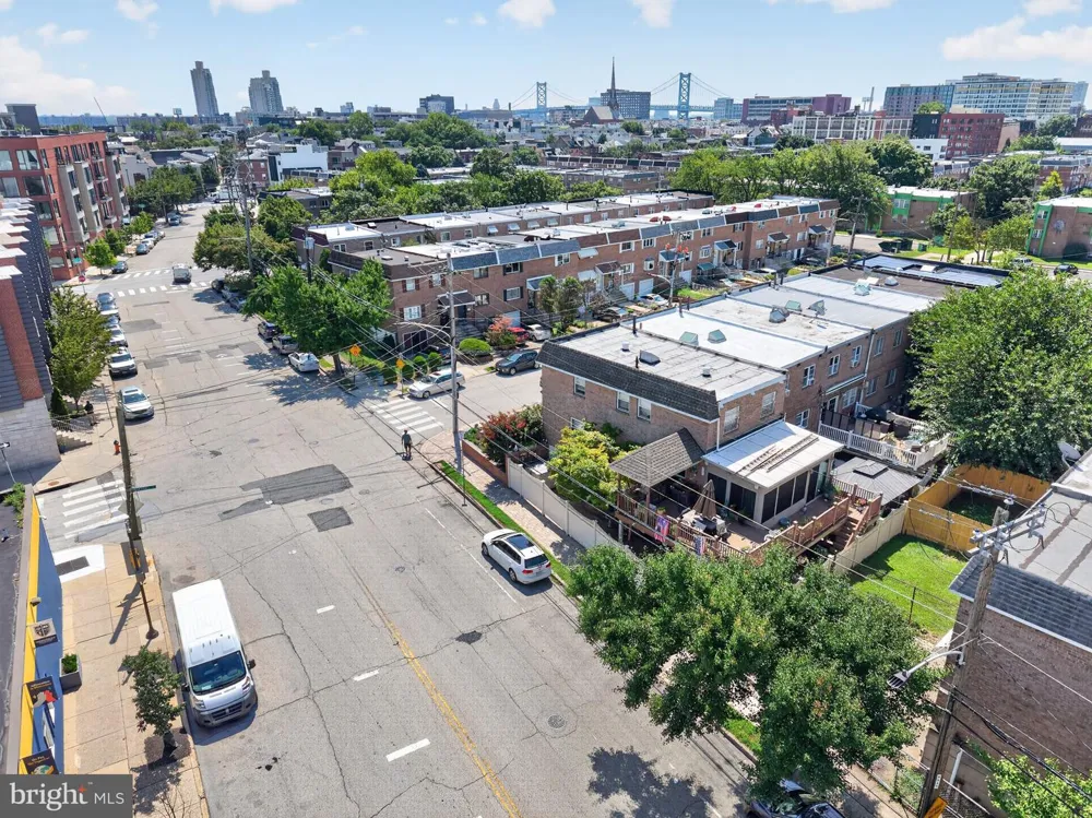 866 MARSHALL STREET Philadelphia, PA 19123