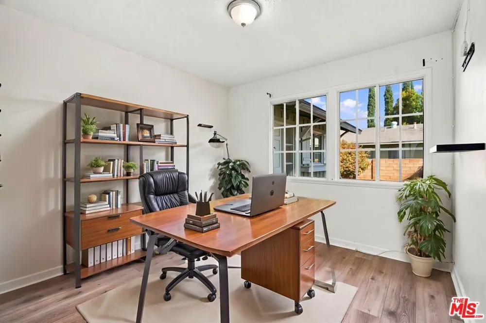 7139 Fallbrook Avenue West Hills, CA 91307