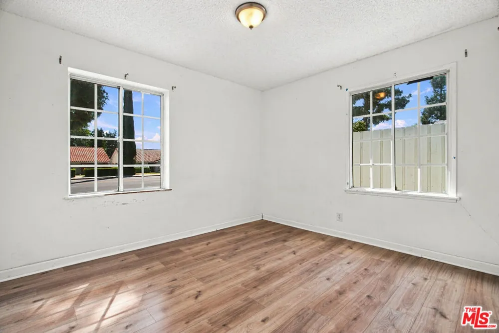 7139 Fallbrook Avenue West Hills, CA 91307
