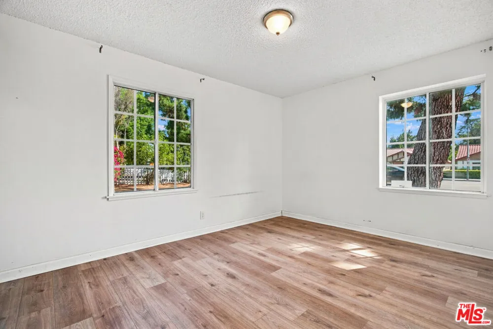 7139 Fallbrook Avenue West Hills, CA 91307