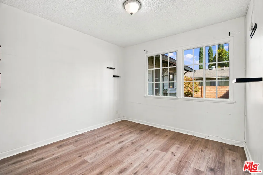 7139 Fallbrook Avenue West Hills, CA 91307