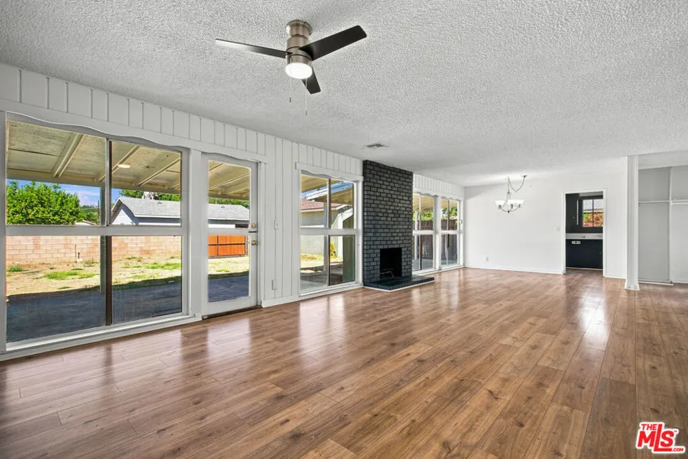 7139 Fallbrook Avenue West Hills, CA 91307