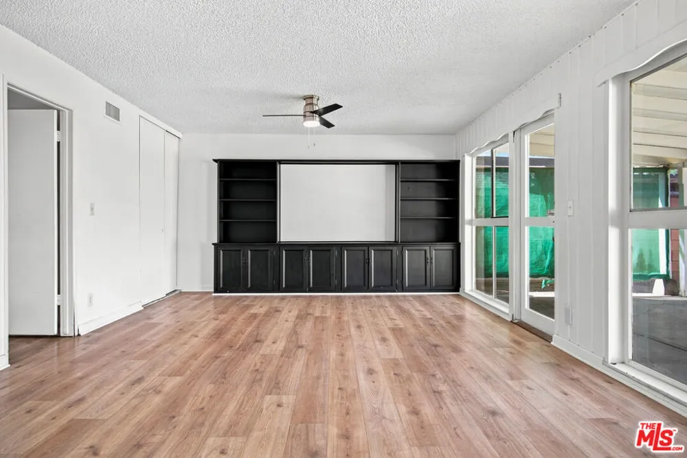 7139 Fallbrook Avenue West Hills, CA 91307