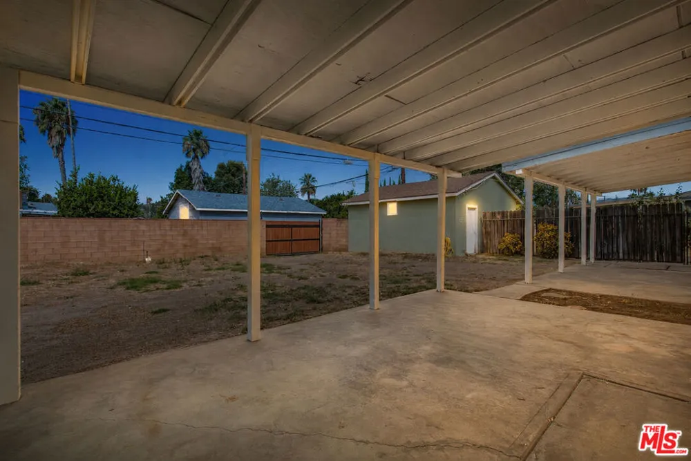 7139 Fallbrook Avenue West Hills, CA 91307