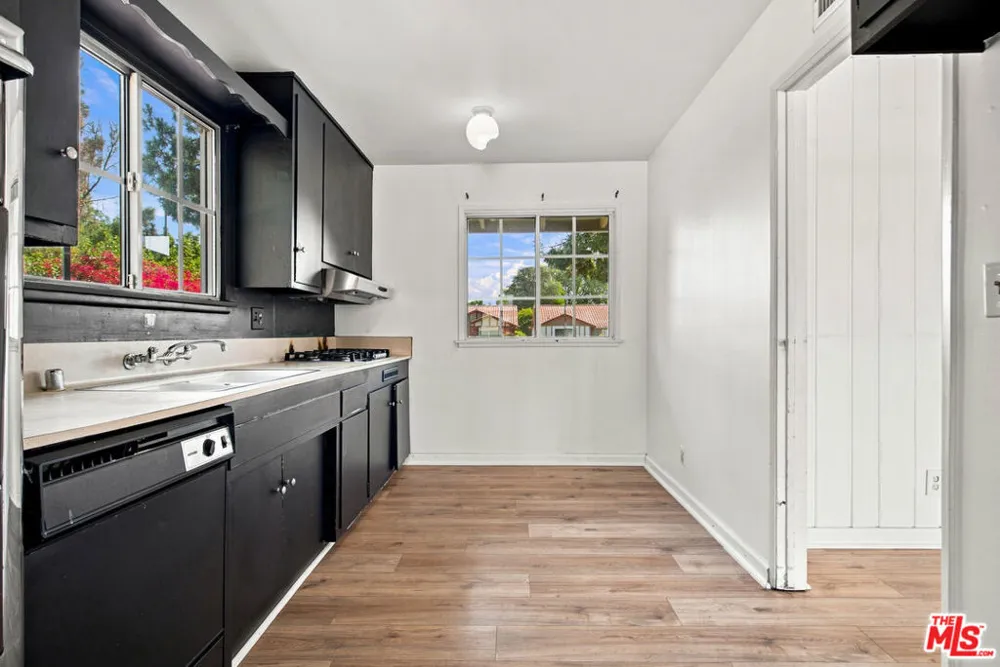 7139 Fallbrook Avenue West Hills, CA 91307