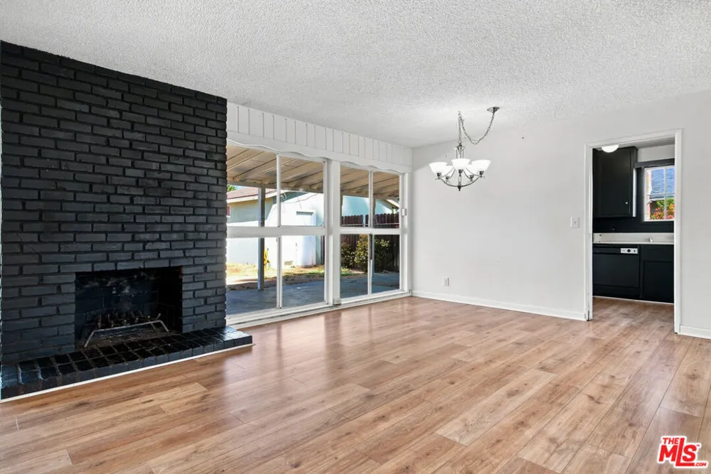 7139 Fallbrook Avenue West Hills, CA 91307