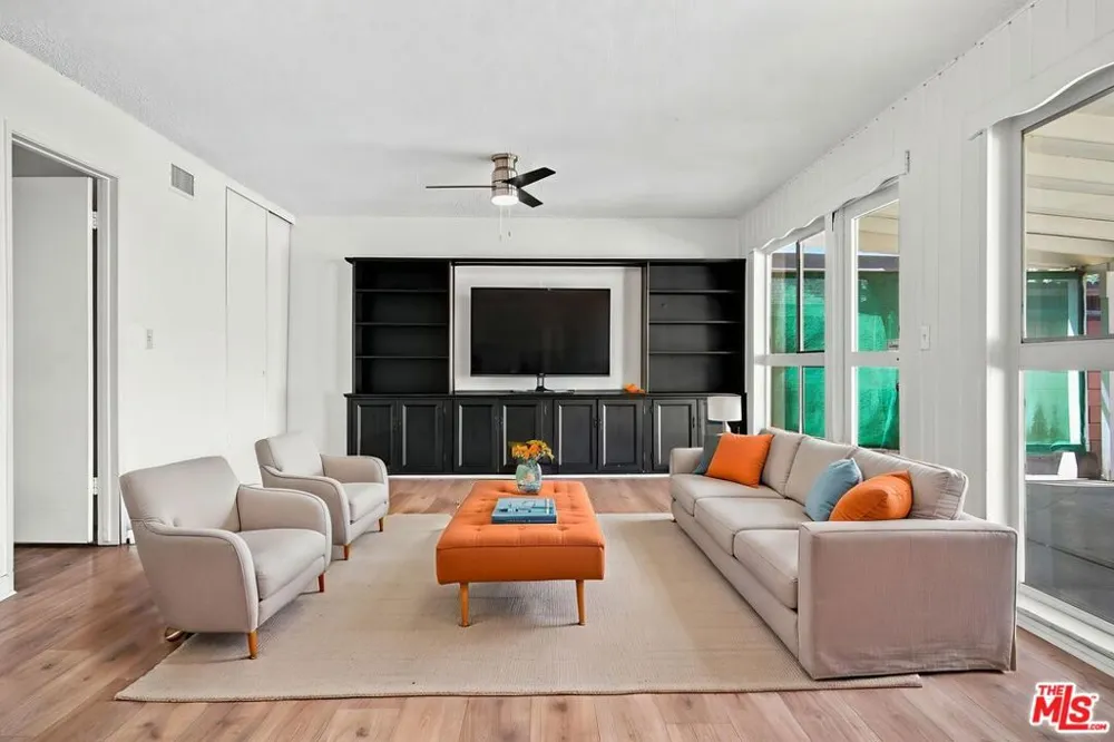 7139 Fallbrook Avenue West Hills, CA 91307