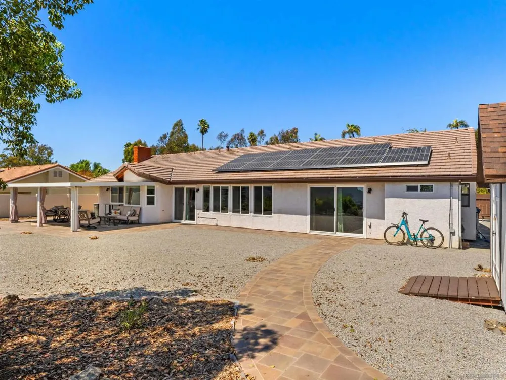 1537 Winsome Escondido, CA 92029
