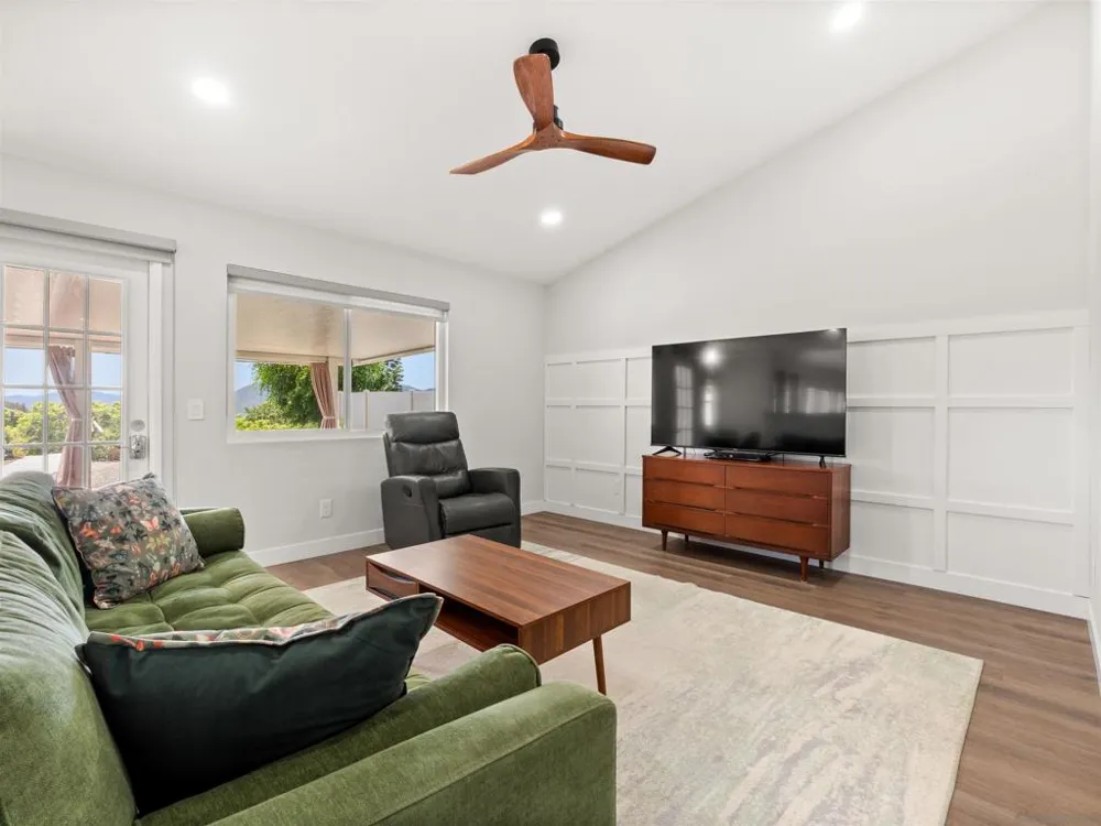 1537 Winsome Escondido, CA 92029