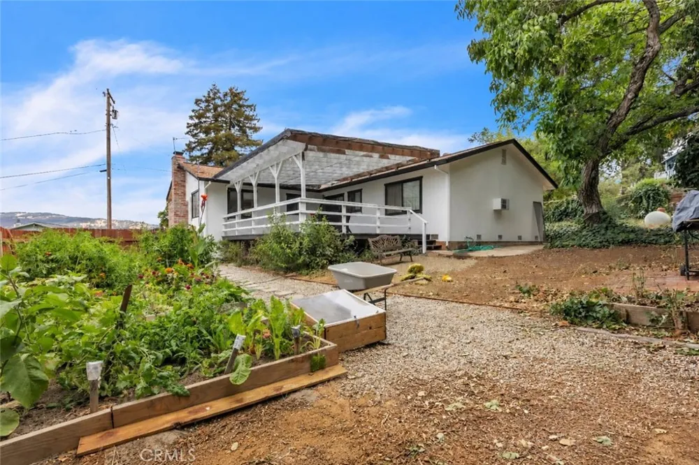 2819 Marina View Kelseyville, CA 95451