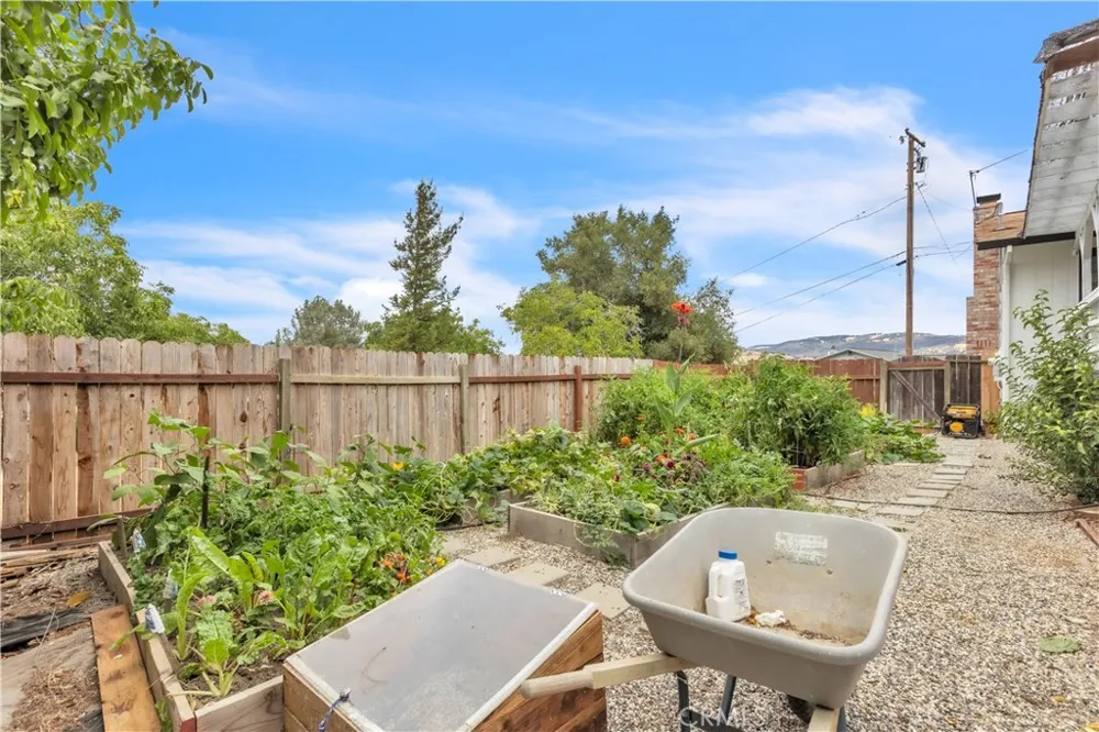 2819 Marina View Kelseyville, CA 95451