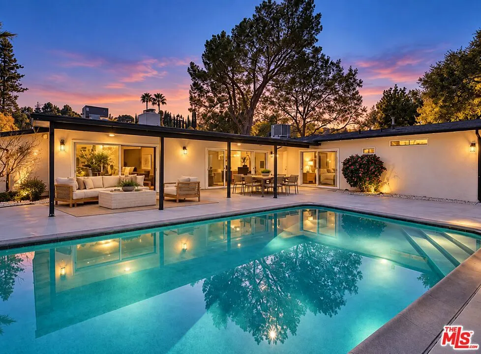 16047 Meadowcrest Road Sherman Oaks, CA 91403
