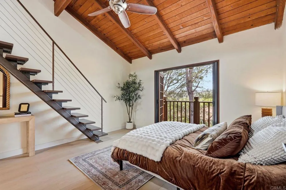 8608 Villa La Jolla Drive #4 La Jolla, CA 92037